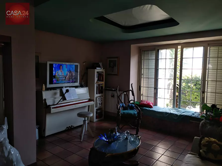 Immagine 5 di Villa in vendita  in latina a Latina