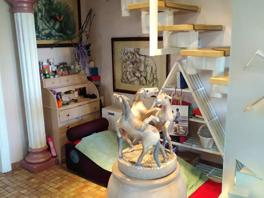 Immagine 9 di Villa in vendita  in latina a Latina