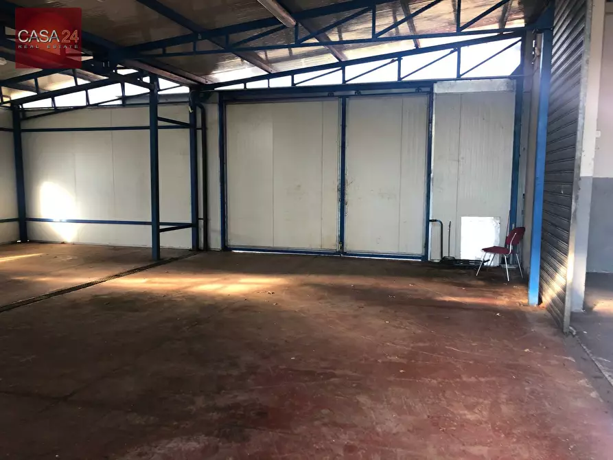 Immagine 2 di Magazzino in vendita  in Via Portosello a Sabaudia