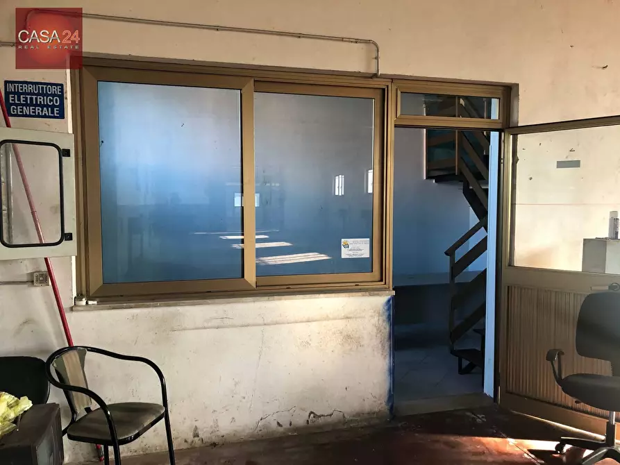 Immagine 7 di Magazzino in vendita  in Via Portosello a Sabaudia