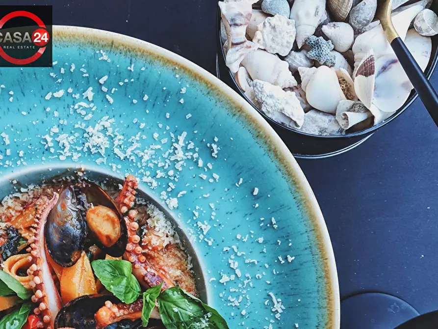 Immagine 3 di Attività commerciale in vendita  in Strada Lungomare a Latina