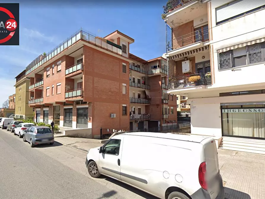 Immagine 4 di Locale commerciale in vendita  in Via degli Ausoni a Latina