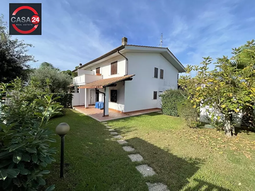 Immagine 1 di Villa in vendita  in via del pescheto a Sabaudia