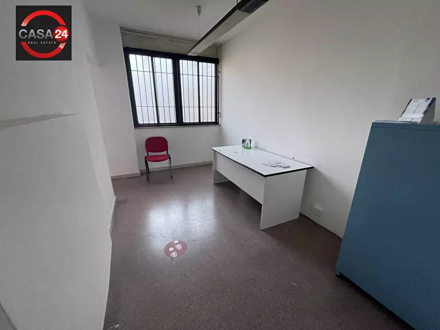 Immagine 14 di Locale commerciale in vendita  in Via Pier Luigi Nervi a Latina