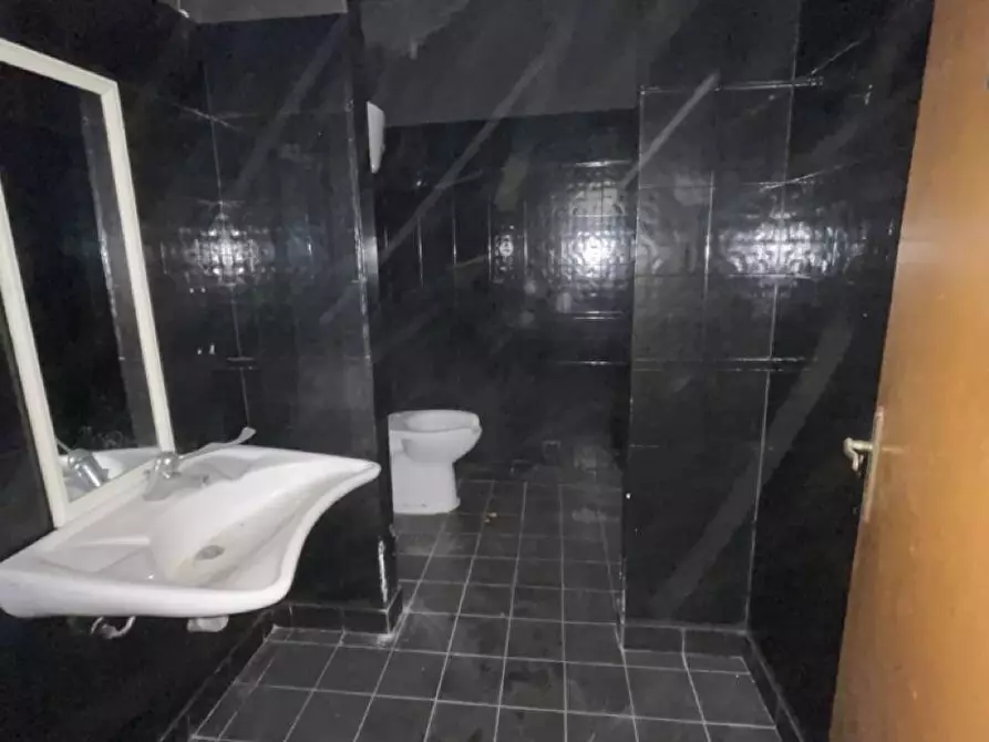 Immagine 12 di Locale commerciale in vendita  in Via degli orti a Priverno