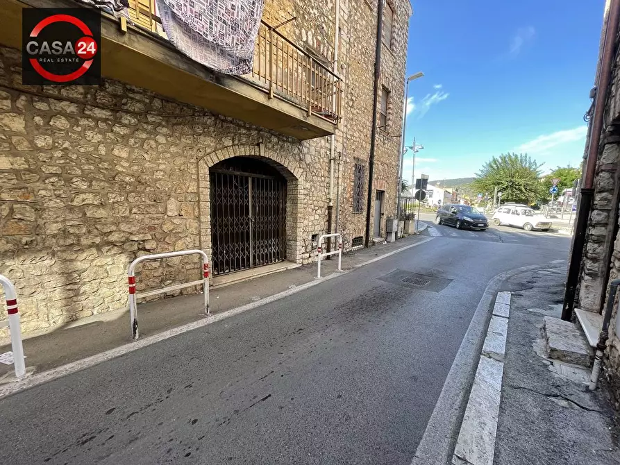 Immagine 16 di Locale commerciale in vendita  in Via degli orti a Priverno