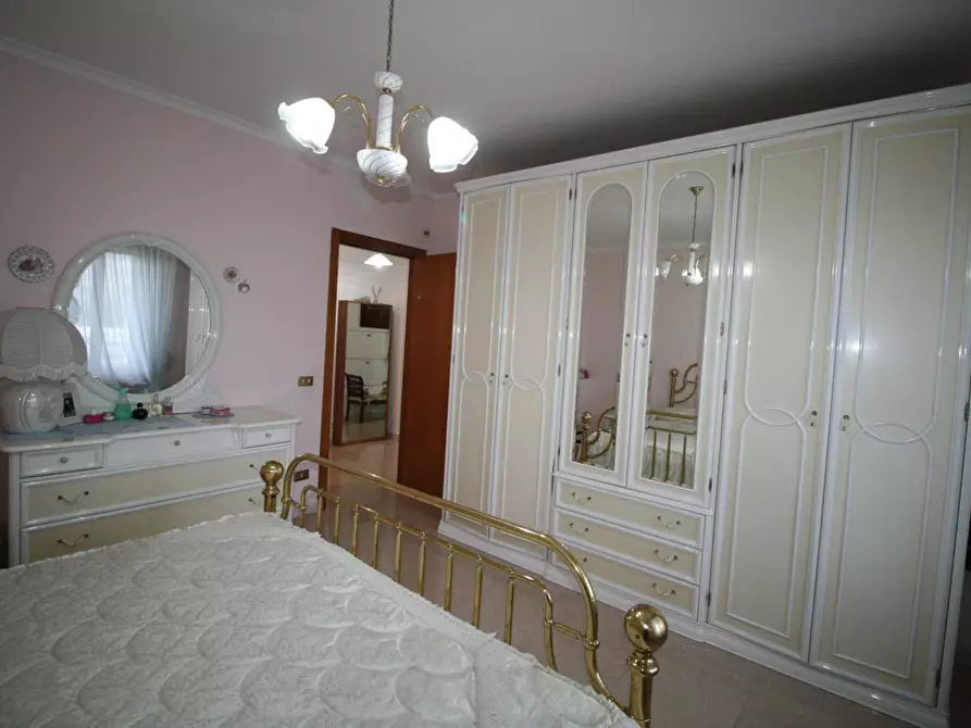 Immagine 14 di Appartamento in vendita  in via fermi a Acquaviva Picena