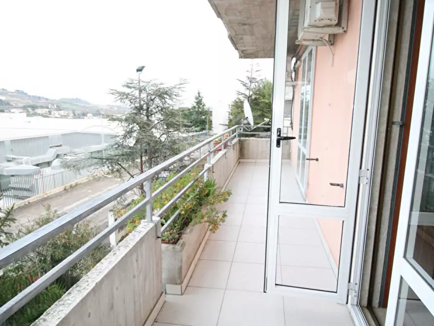 Immagine 18 di Appartamento in vendita  in via fermi a Acquaviva Picena