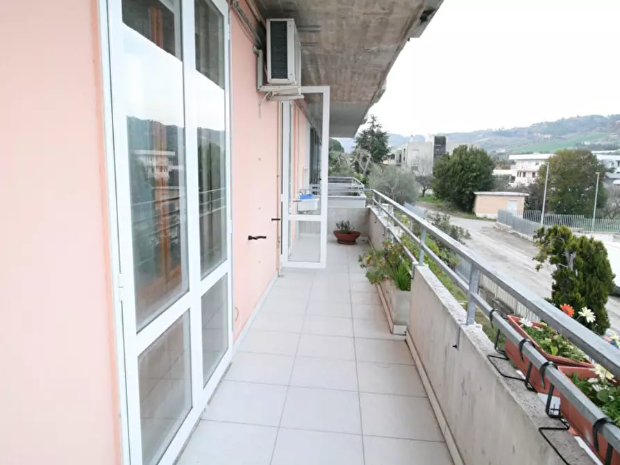 Immagine 19 di Appartamento in vendita  in via fermi a Acquaviva Picena