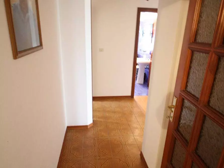 Immagine 5 di Appartamento in vendita  in VIA DEL SOLE a Castorano