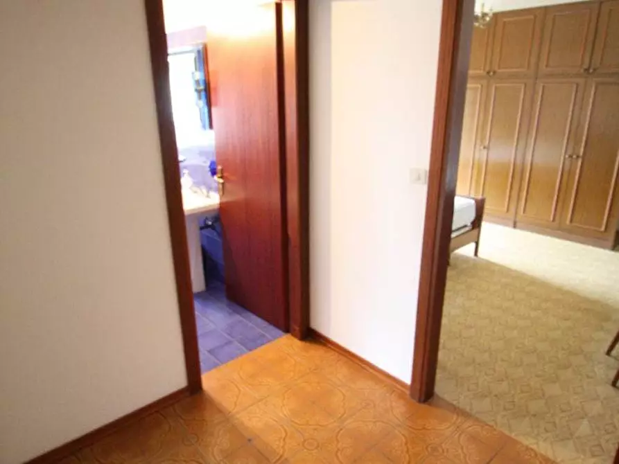 Immagine 6 di Appartamento in vendita  in VIA DEL SOLE a Castorano