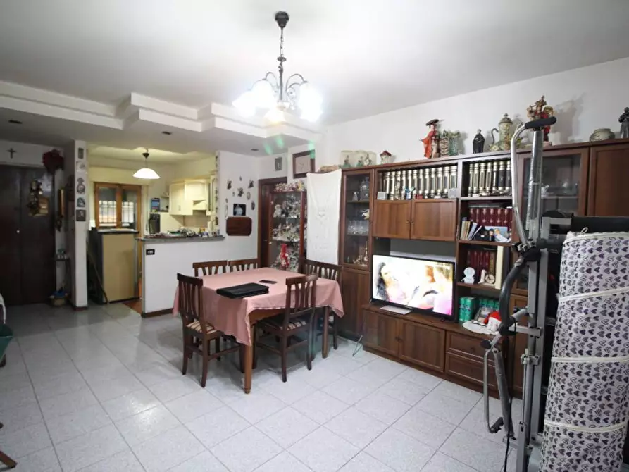 Immagine 1 di Appartamento in vendita  in via Romana a Ascoli Piceno