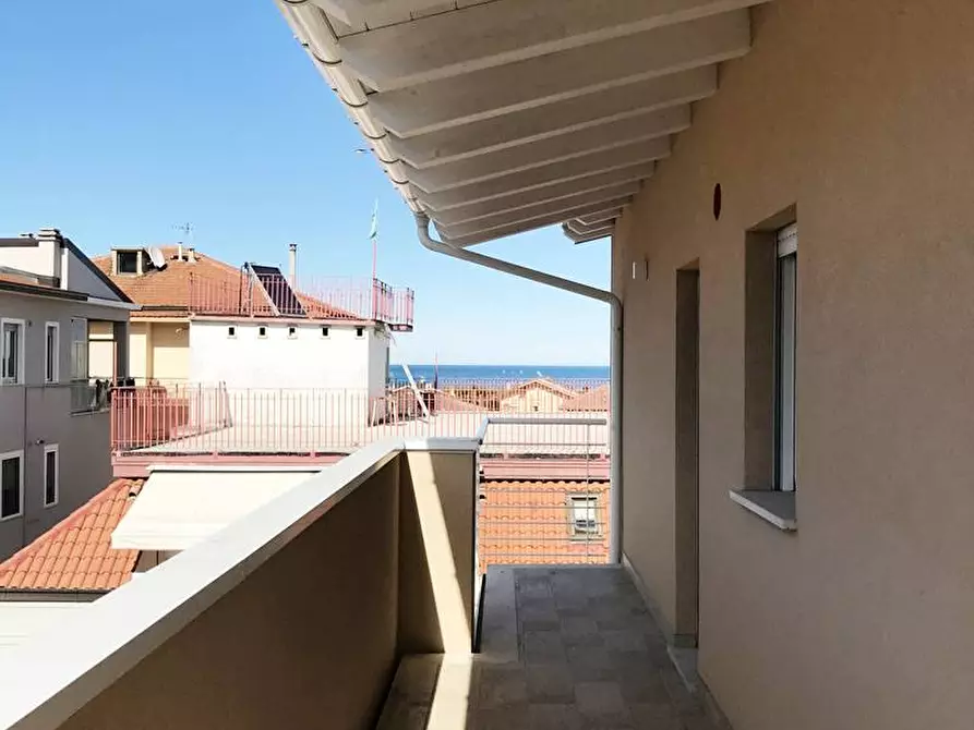 Immagine 6 di Appartamento in vendita  in via alighieri a Grottammare