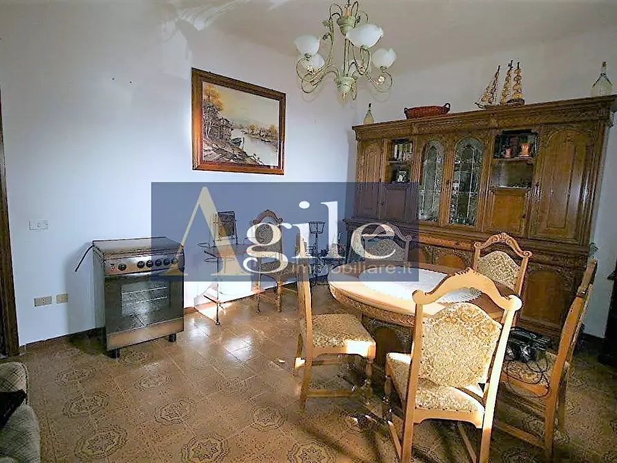 Immagine 2 di Appartamento in vendita  in trieste a Montefiore Dell'aso