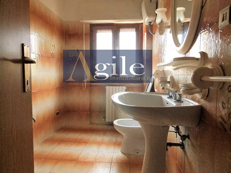 Immagine 13 di Appartamento in vendita  in via Marconi a Castorano