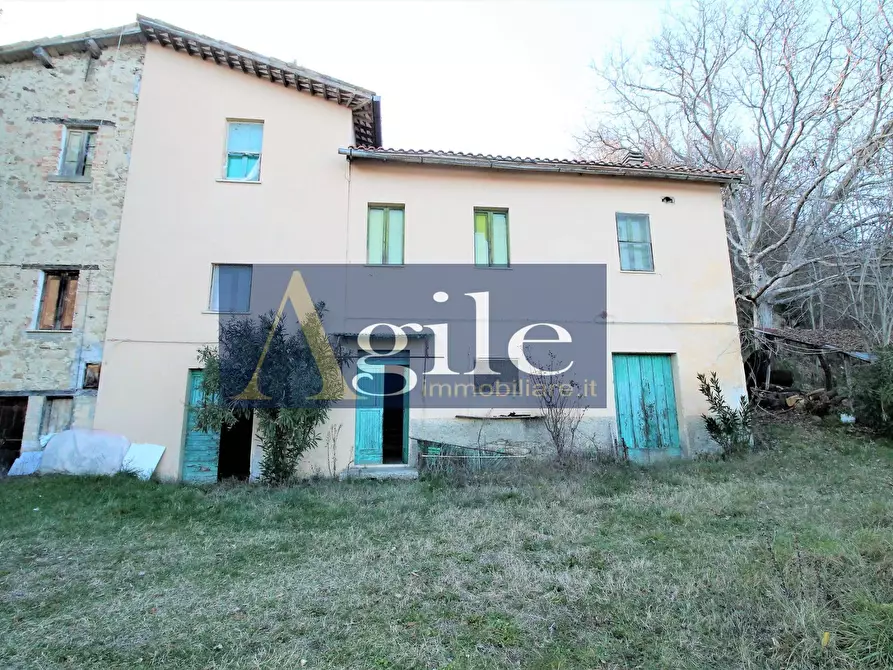 Immagine 1 di Casa indipendente in vendita  in Frazione Vallorano a Venarotta