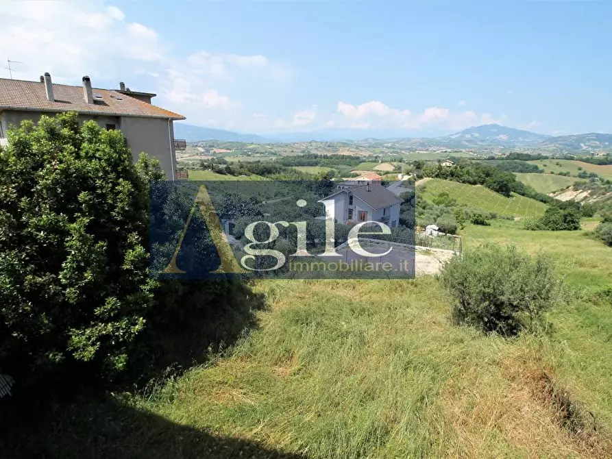 Immagine 2 di Casa indipendente in vendita  in STRADA PROVINCIALE 106 a Castorano