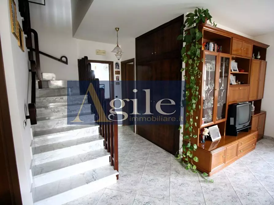 Immagine 4 di Villetta a schiera in vendita  in VIA VERONA a Folignano