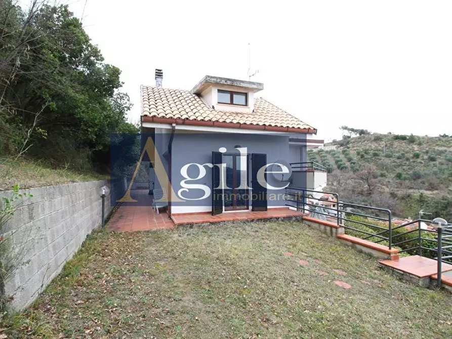 Immagine 3 di Casa indipendente in vendita  in via umberto giordano a Ascoli Piceno