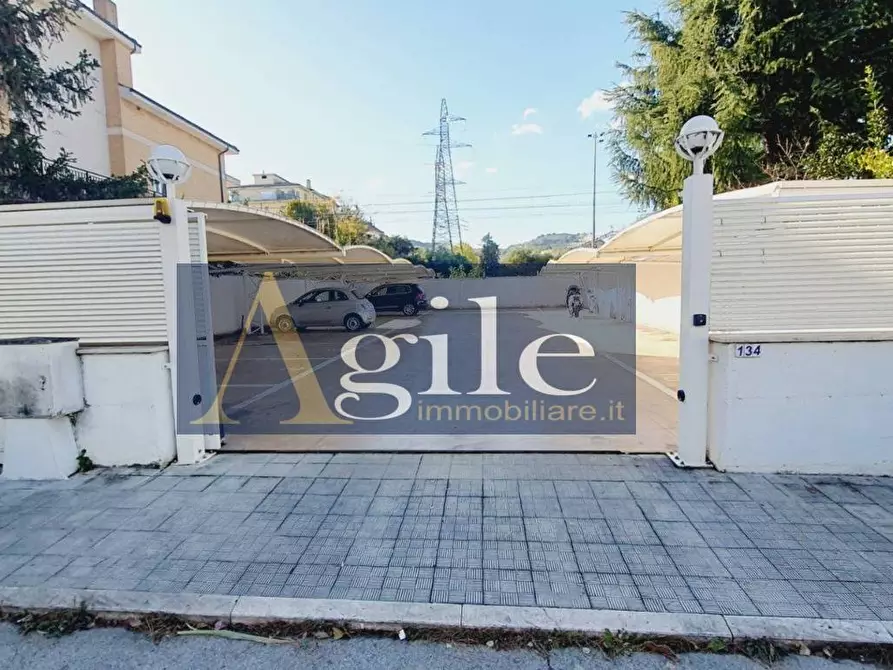 Immagine 22 di Appartamento in vendita  in via trento a San Benedetto Del Tronto