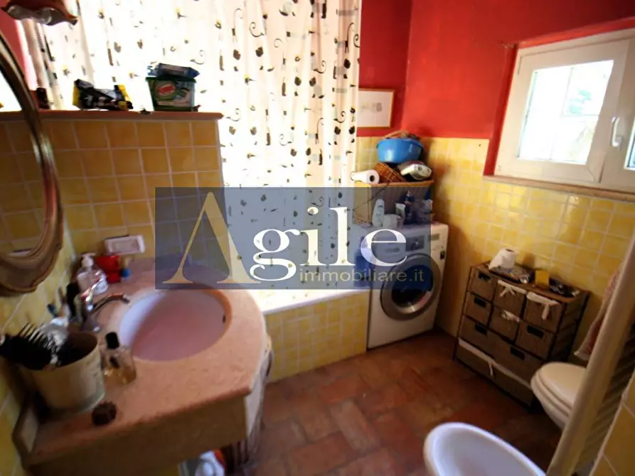 Immagine 18 di Villa in vendita  in CASTORANO a Castorano