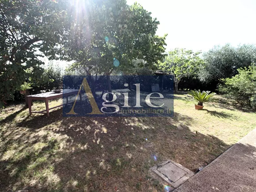 Immagine 23 di Villa in vendita  in CASTORANO a Castorano