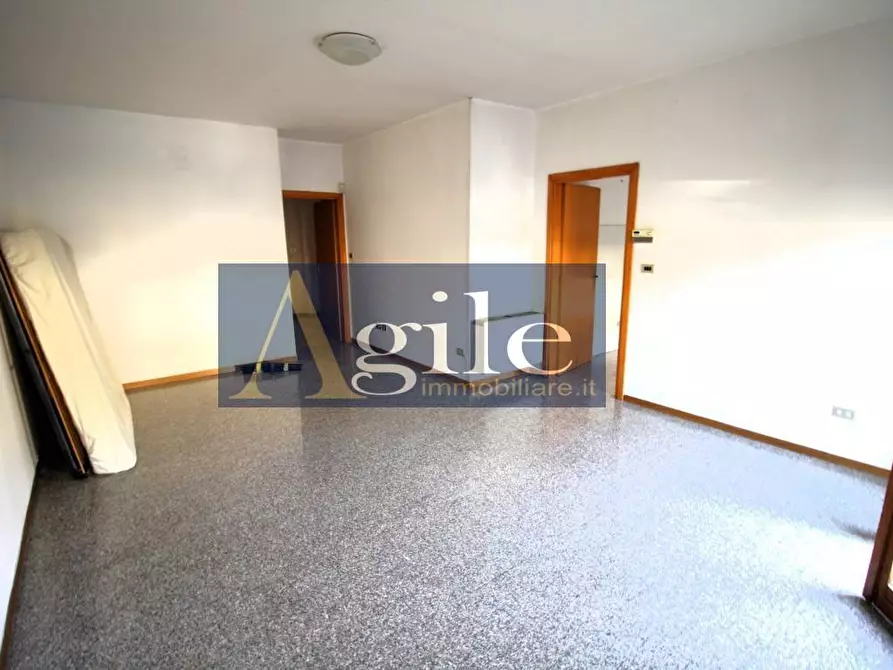 Immagine 3 di Appartamento in vendita  in VIA ROMA a Folignano