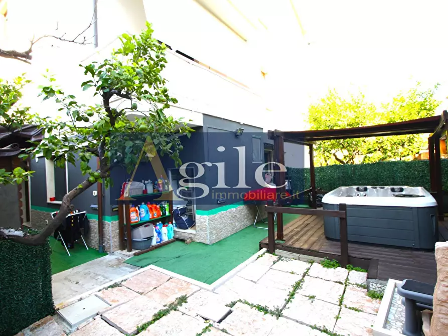 Immagine 8 di Appartamento in vendita  in via ancona a Grottammare