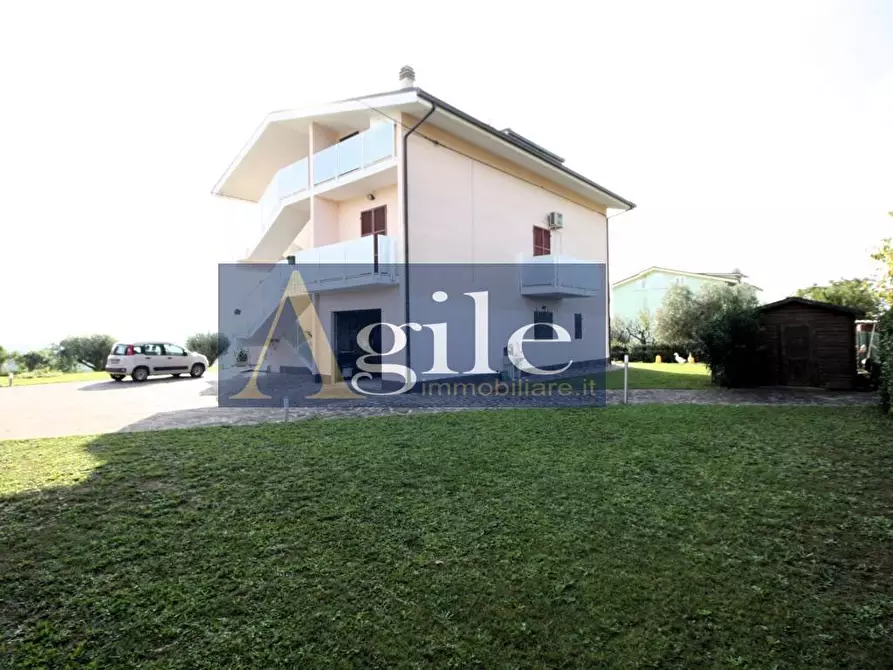 Immagine 21 di Villa in vendita  in contrada montetinello a Monteprandone