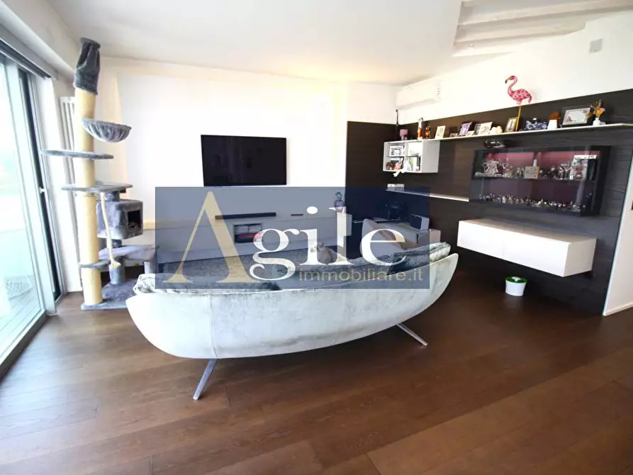 Immagine 2 di Appartamento in vendita  in via lungomare marconi a Alba Adriatica