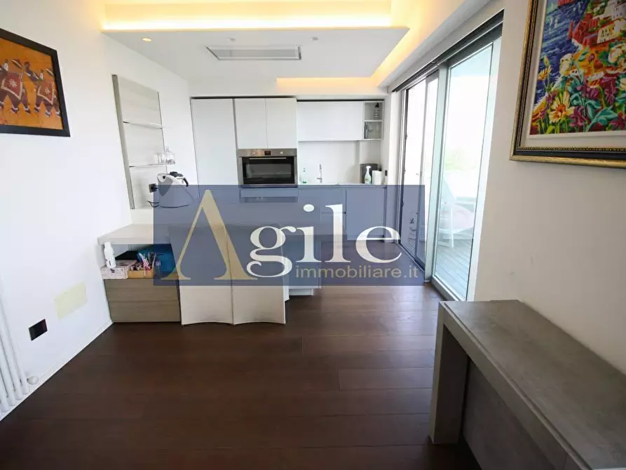 Immagine 5 di Appartamento in vendita  in via lungomare marconi a Alba Adriatica