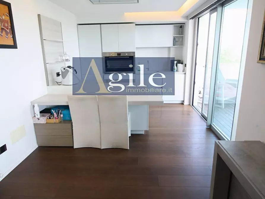 Immagine 6 di Appartamento in vendita  in via lungomare marconi a Alba Adriatica