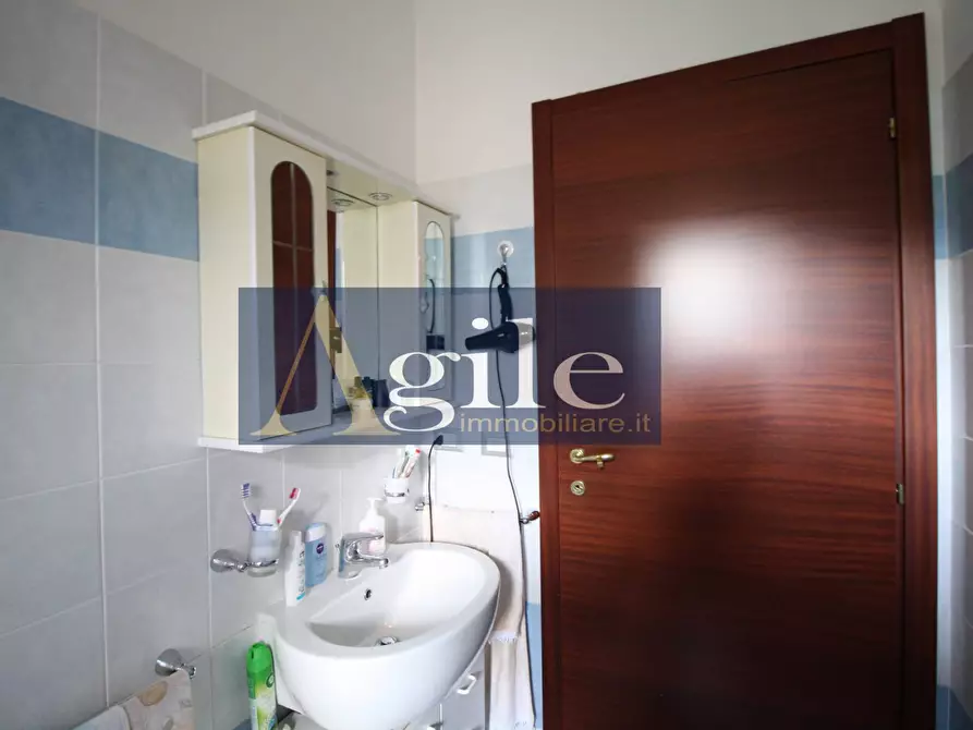 Immagine 12 di Appartamento in vendita  in via dei pini a Tortoreto