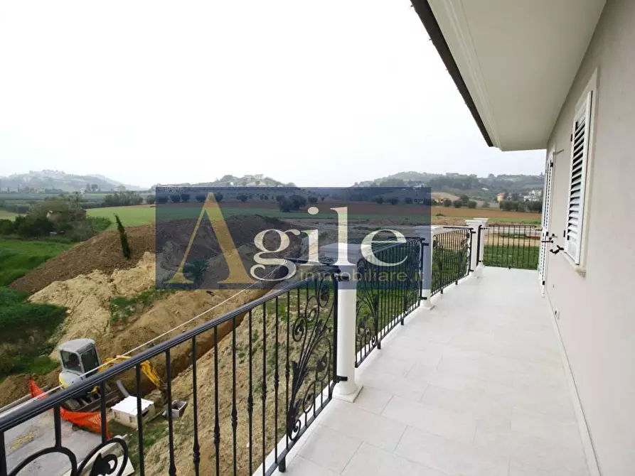 Immagine 6 di Villa in vendita  in Contrada Carpineto a Monsampolo Del Tronto
