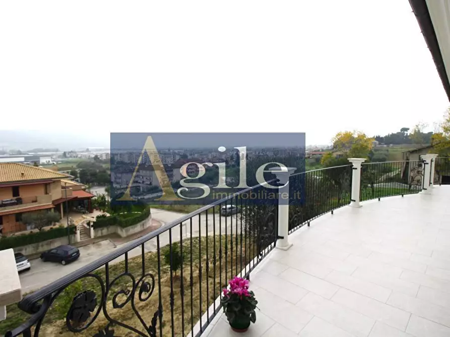 Immagine 10 di Villa in vendita  in Contrada Carpineto a Monsampolo Del Tronto