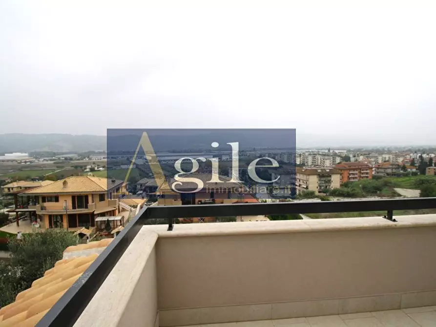 Immagine 26 di Villa in vendita  in Contrada Carpineto a Monsampolo Del Tronto