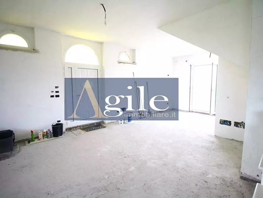 Immagine 27 di Villa in vendita  in Contrada Carpineto a Monsampolo Del Tronto