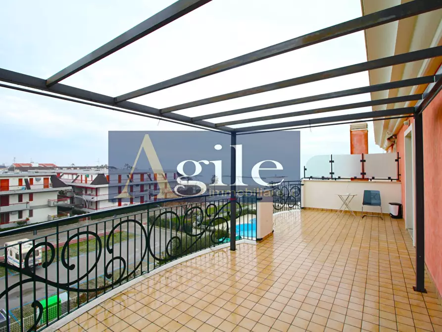 Immagine 1 di Appartamento in vendita  in via dei pioppi a Martinsicuro