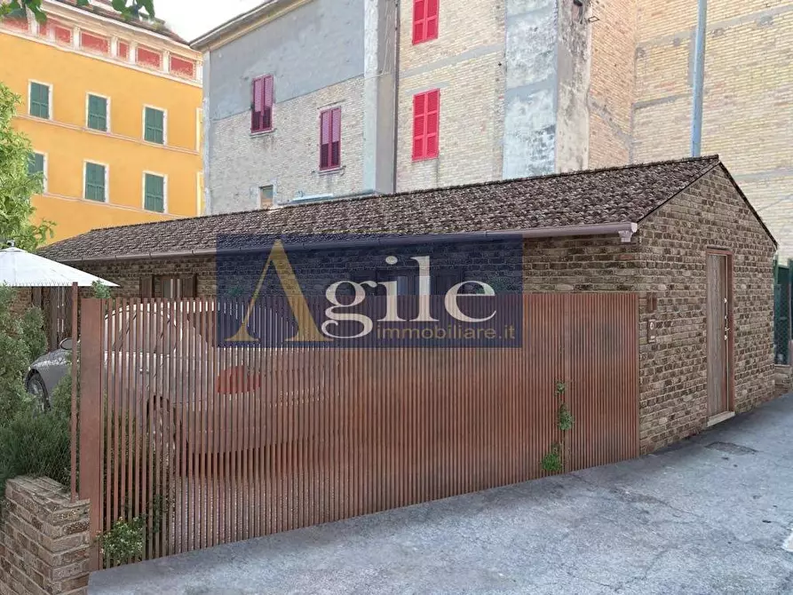 Immagine 11 di Villa in vendita  in VIA FRATELLI CAIROLI a San Benedetto Del Tronto