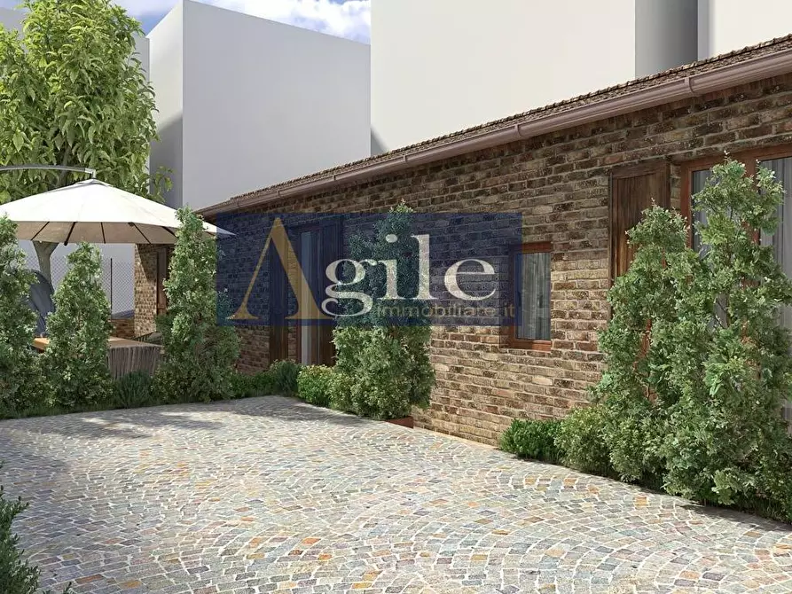 Immagine 18 di Villa in vendita  in VIA FRATELLI CAIROLI a San Benedetto Del Tronto