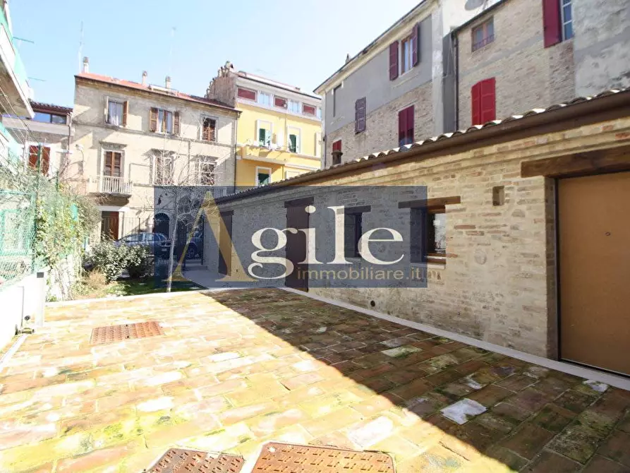 Immagine 6 di Villa in vendita  in VIA FRATELLI CAIROLI a San Benedetto Del Tronto