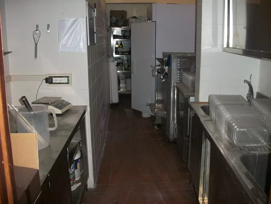 Immagine 6 di Attività commerciale in affitto  in Via C.Cattaneo a Pisa