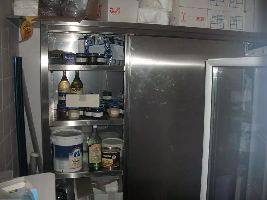 Immagine 8 di Attività commerciale in affitto  in Via C.Cattaneo a Pisa