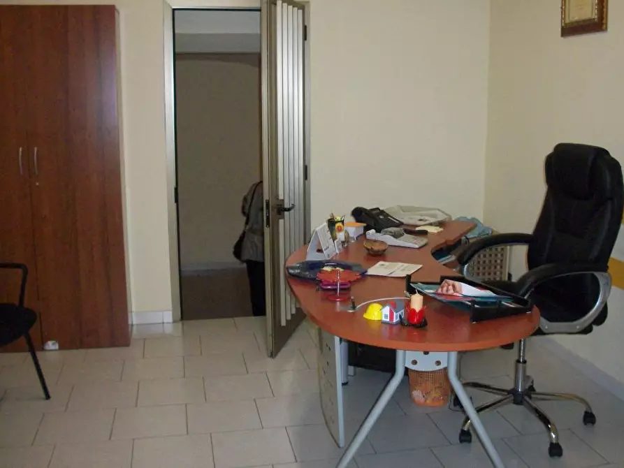 Immagine 2 di Attività commerciale in affitto  in Via Carlo Cattaneo a Pisa