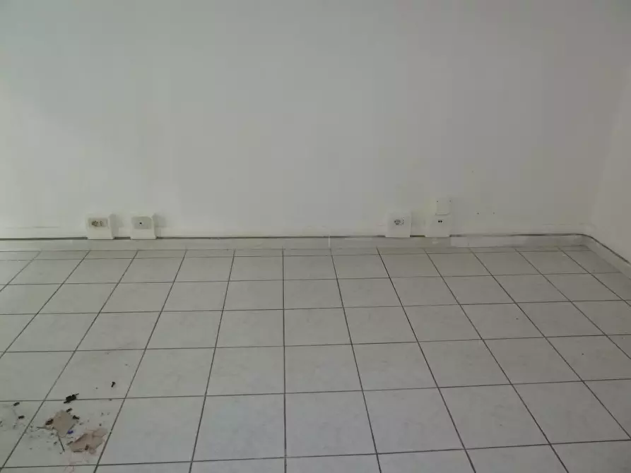 Immagine 2 di Attività commerciale in affitto  in Piazza Francesco Domenico Guerrazzi a Pisa