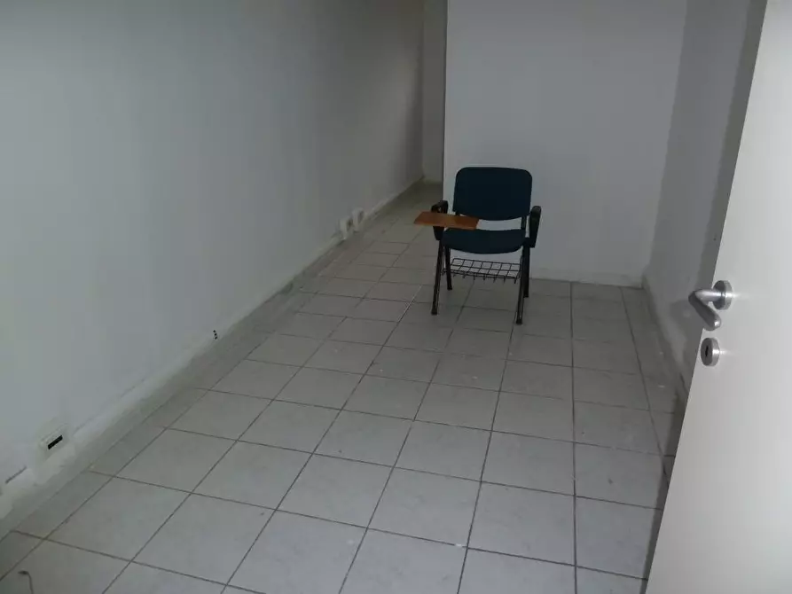 Immagine 4 di Attività commerciale in affitto  in Piazza Francesco Domenico Guerrazzi a Pisa