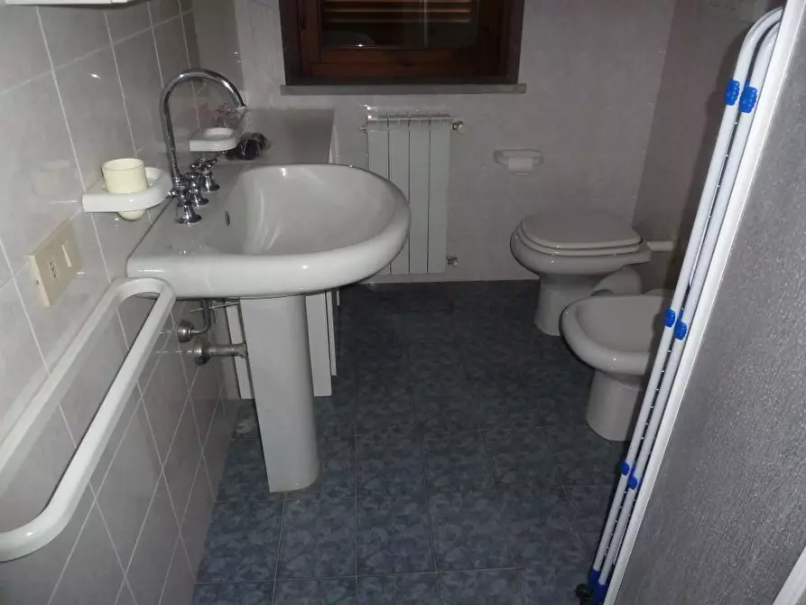 Immagine 13 di Appartamento in vendita  in bologna a Calcinaia