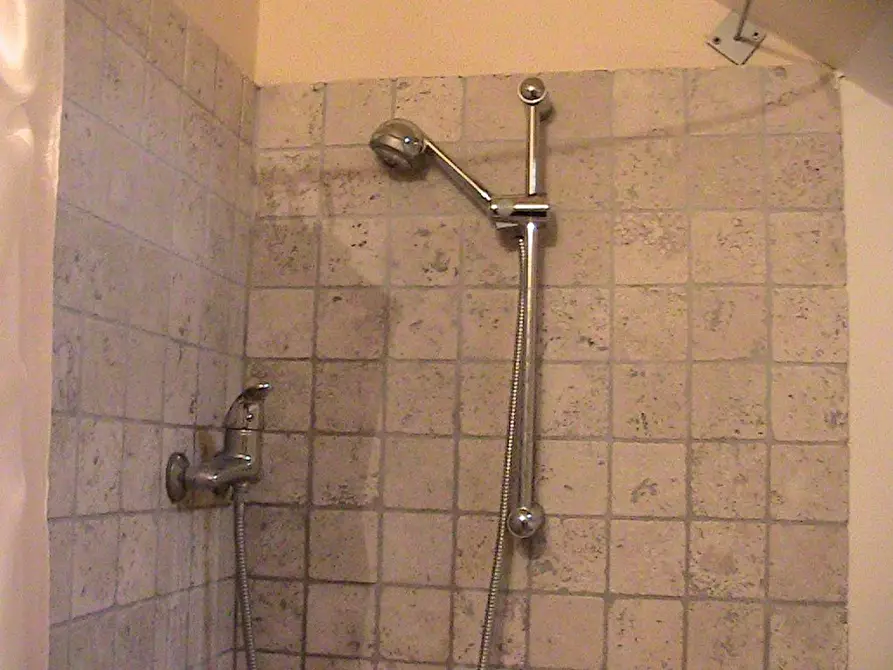 Immagine 10 di Casa indipendente in affitto  in via di montecastello a Pontedera