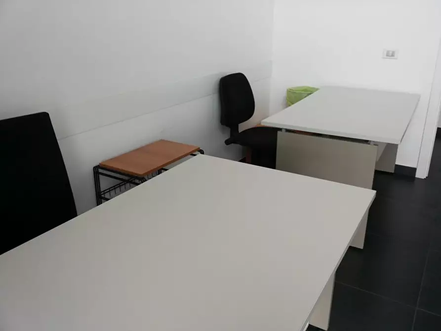Immagine 2 di Ufficio in affitto  in Via Atene a Ponsacco
