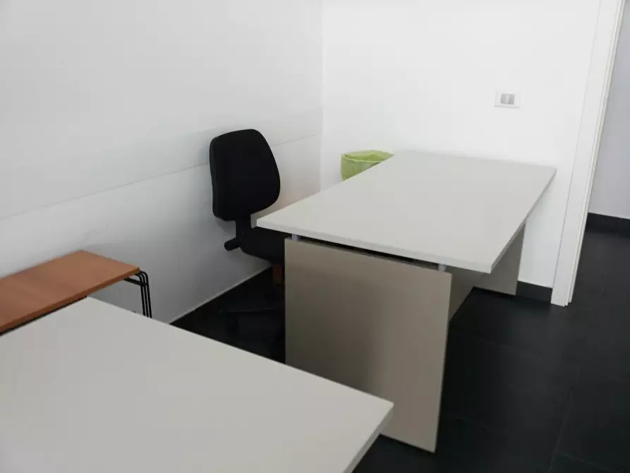 Immagine 3 di Ufficio in affitto  in Via Atene a Ponsacco